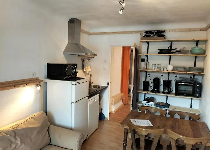 A Decouvrir Joli Petit Appart Au Coeur Du Village